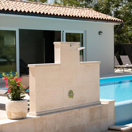 Villa Kave *